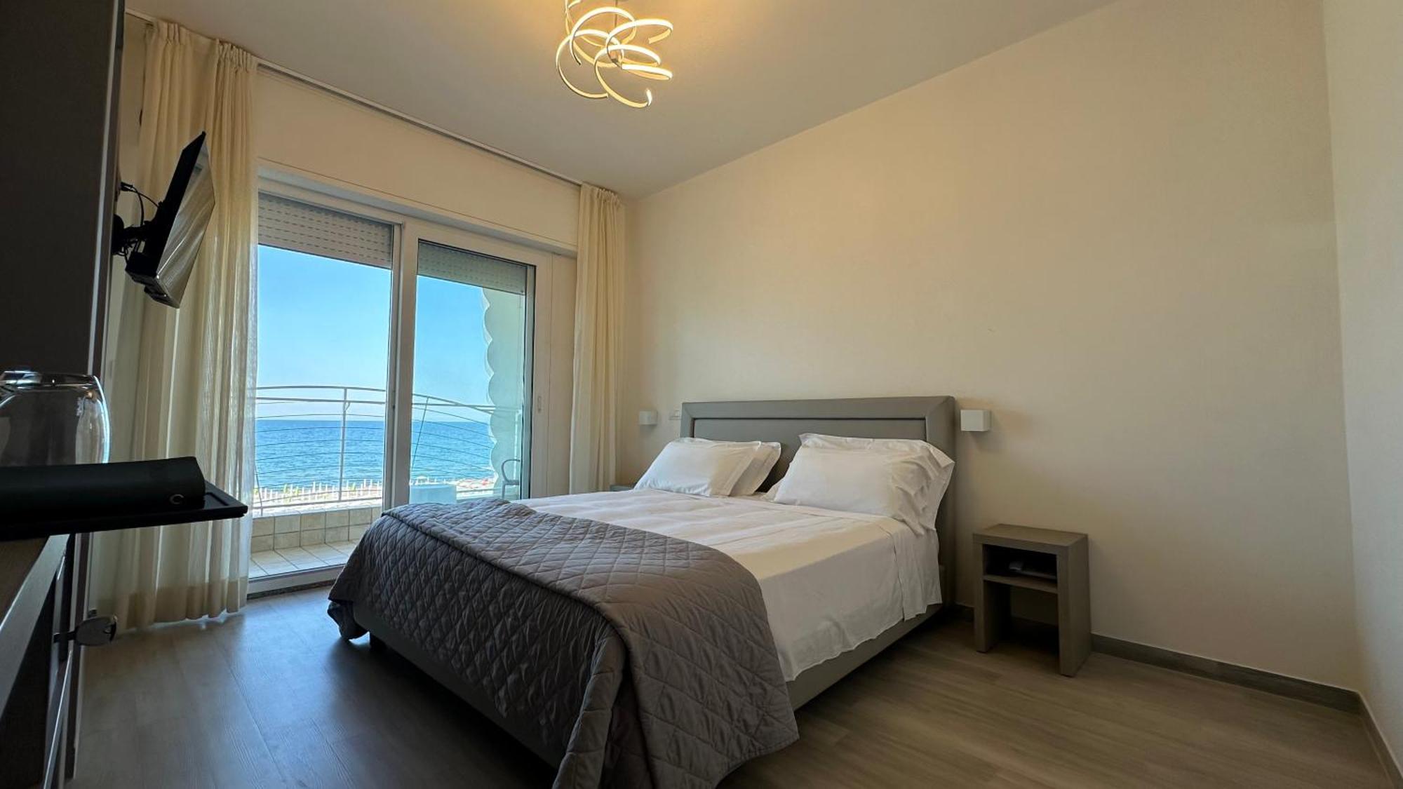Marittimo Riccione - Hotel Clipper Fronte Mare Luaran gambar
