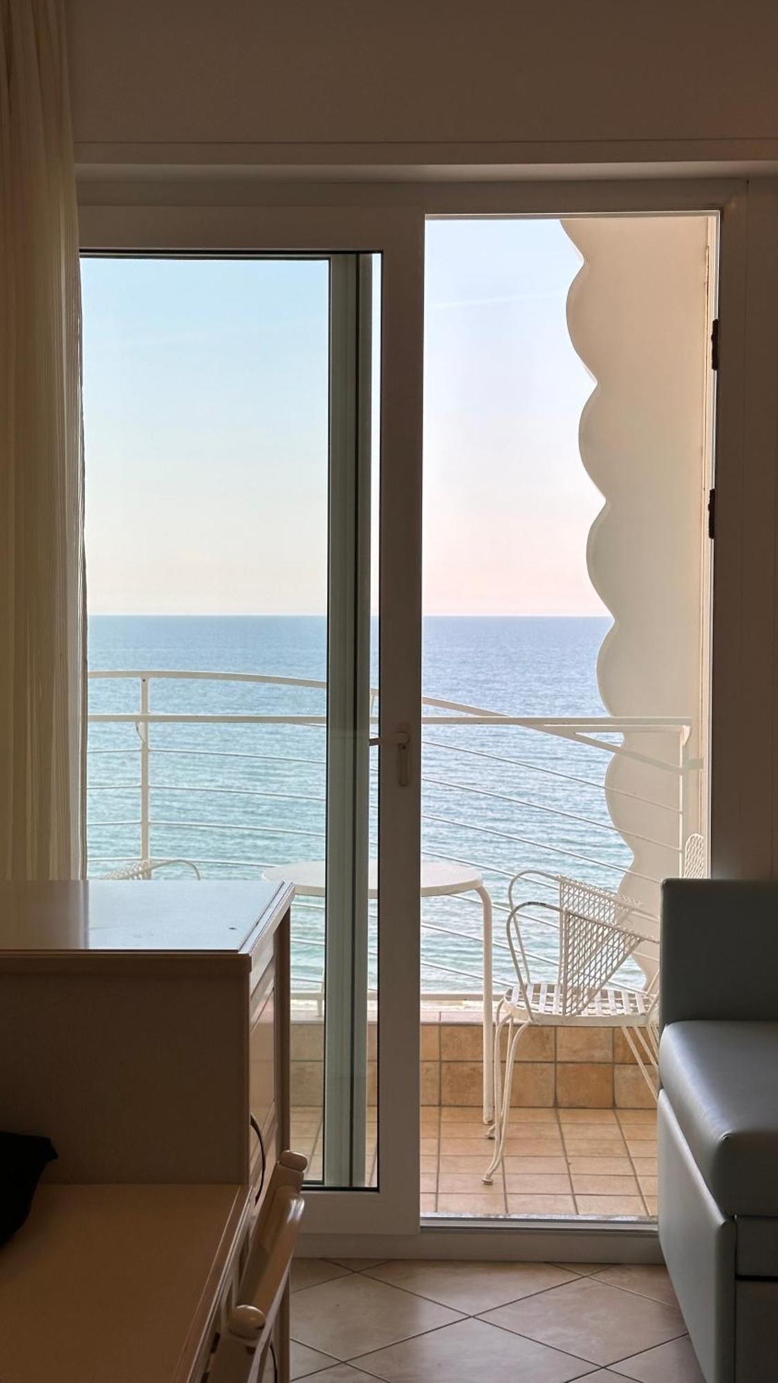 Marittimo Riccione - Hotel Clipper Fronte Mare Luaran gambar